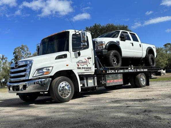 ALVAREZ TOWING SERVICES 1