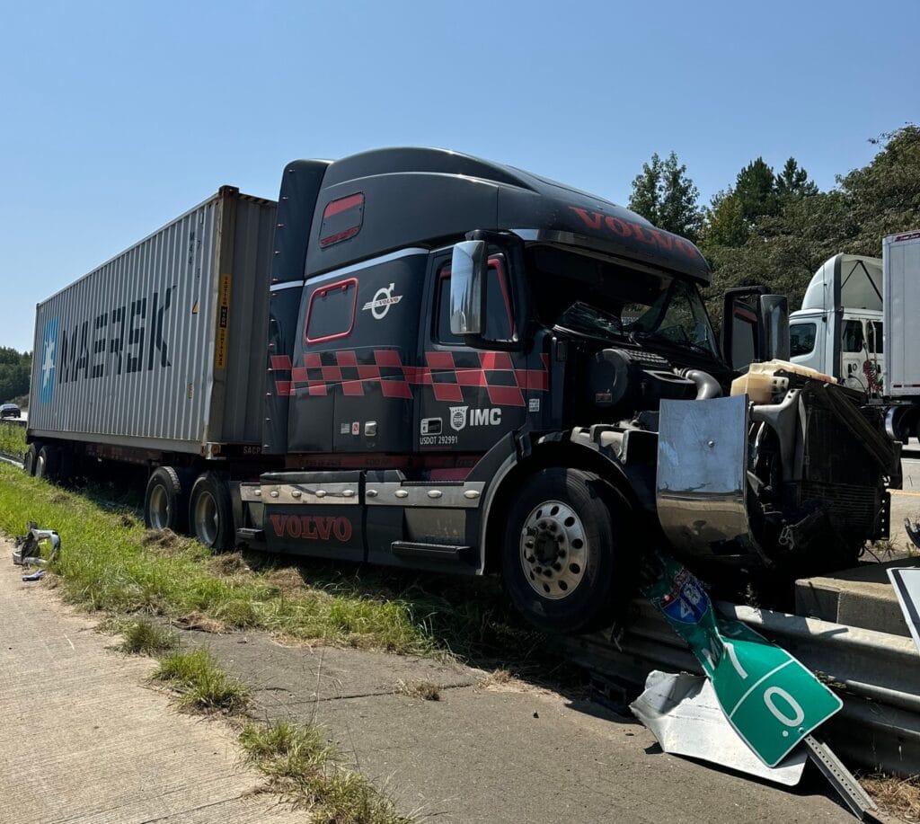 Bradleys Wrecker Service 2 1024x917