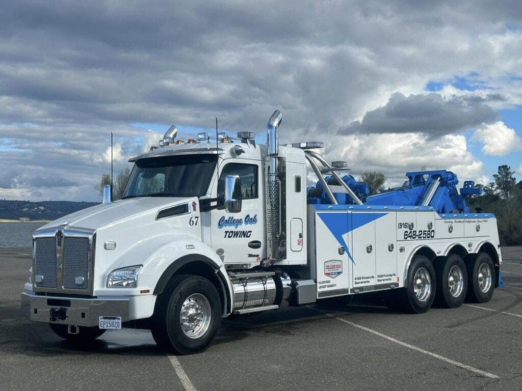 College Oak Towing 1 1024x768