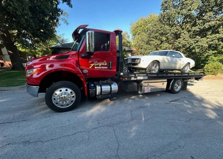 Floyds Towing Wrecker Service 4