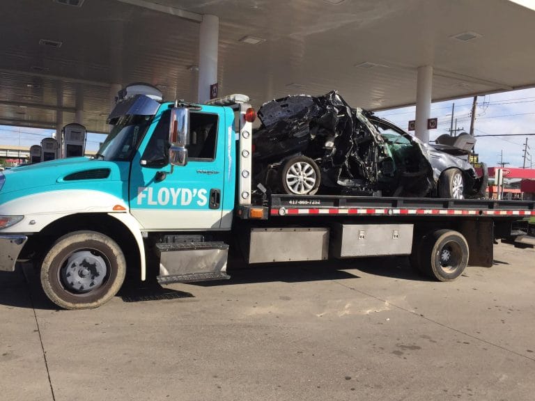 Floyds Towing Wrecker Service 7