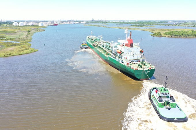 Harbor Docking Towing 1