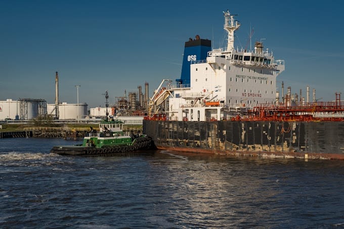 Harbor Docking Towing 3