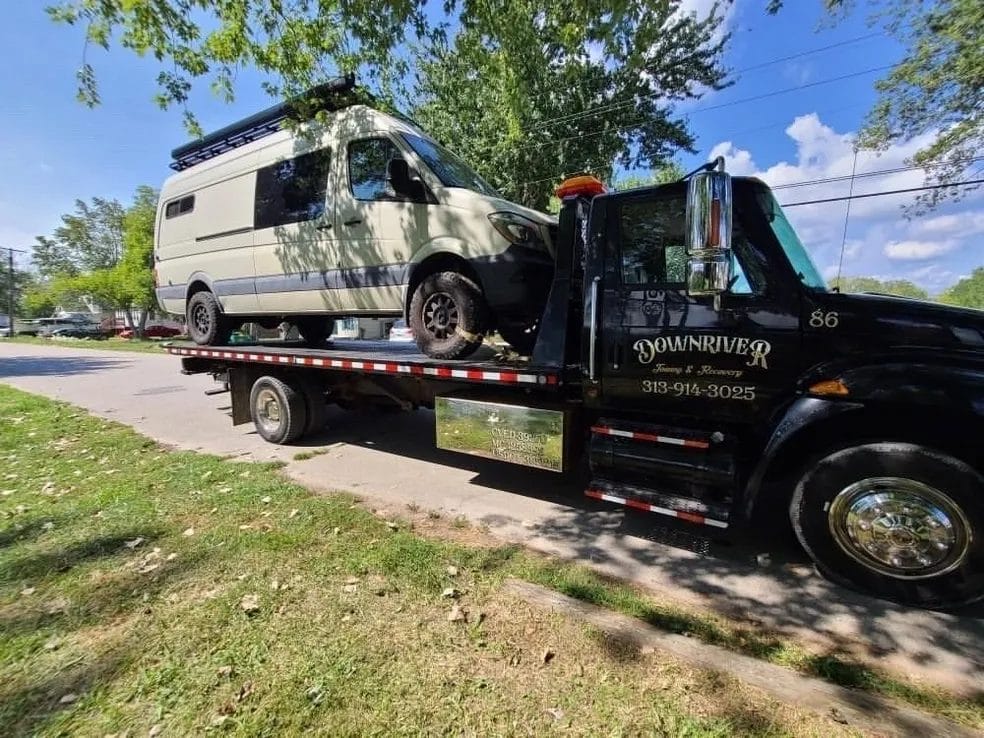 Downriver Towing Recovery 3