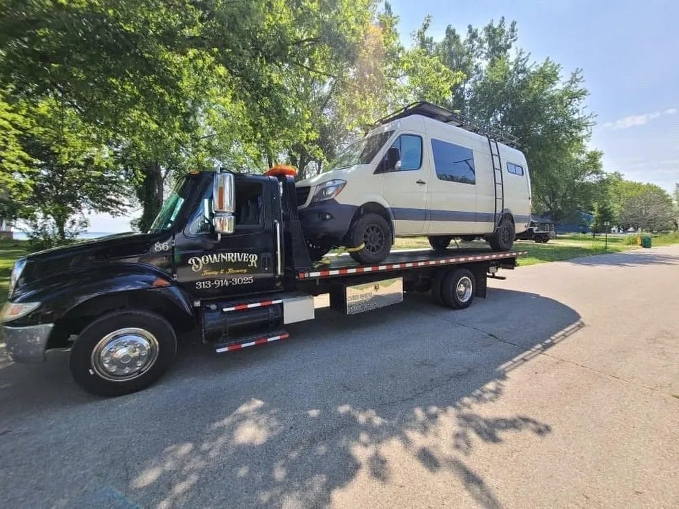 Downriver Towing Recovery 4