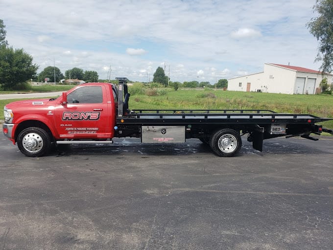 Rons Auto and Truck Towing 4